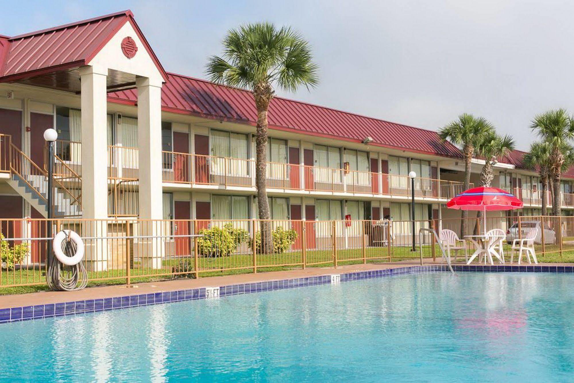 Fairbridge Inn Express Dundee Winter Haven Exterior photo